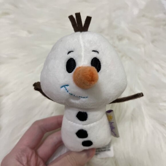 Hallmark ittybittys Olaf Plush - Picture 3 of 7